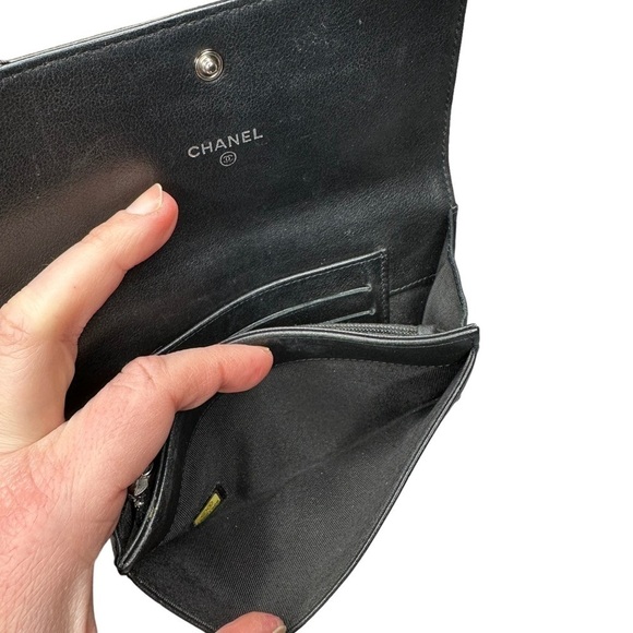 Authentic CHANEL Black Quilted Chevron Lambskin Leather CC Button Wallet Clutch - Picture 11 of 15